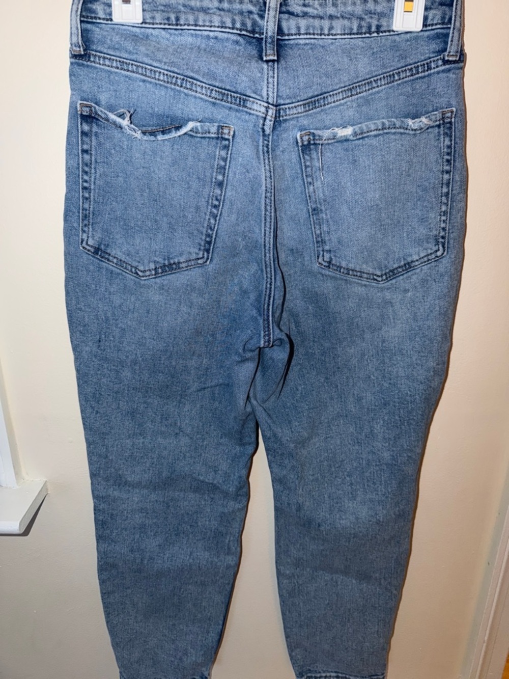 Old Navy Light Blue Ankle Crop Jeans - Picture 3 of 3